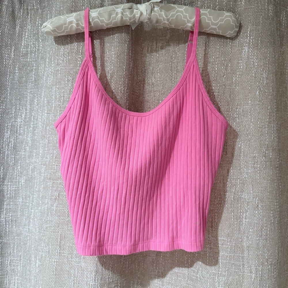 Old Navy Pink Ribbed Crop Top- lined bra removable pads